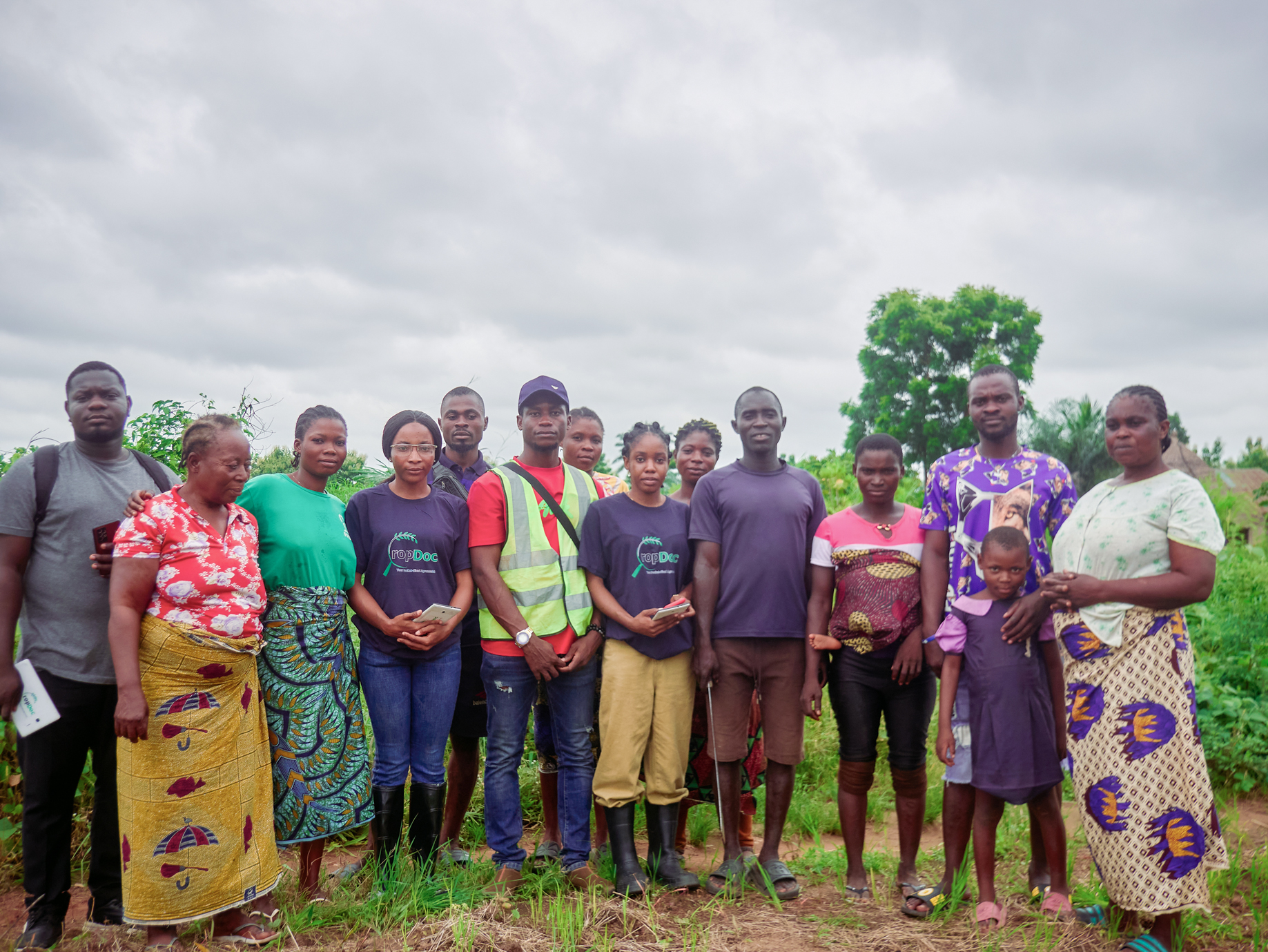 Large group of farmers and CropDoc team members